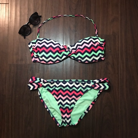 Xhilaration Chevron Bikini Set Size Large Multicolored Stripe Rainbow - Picture 2 of 5